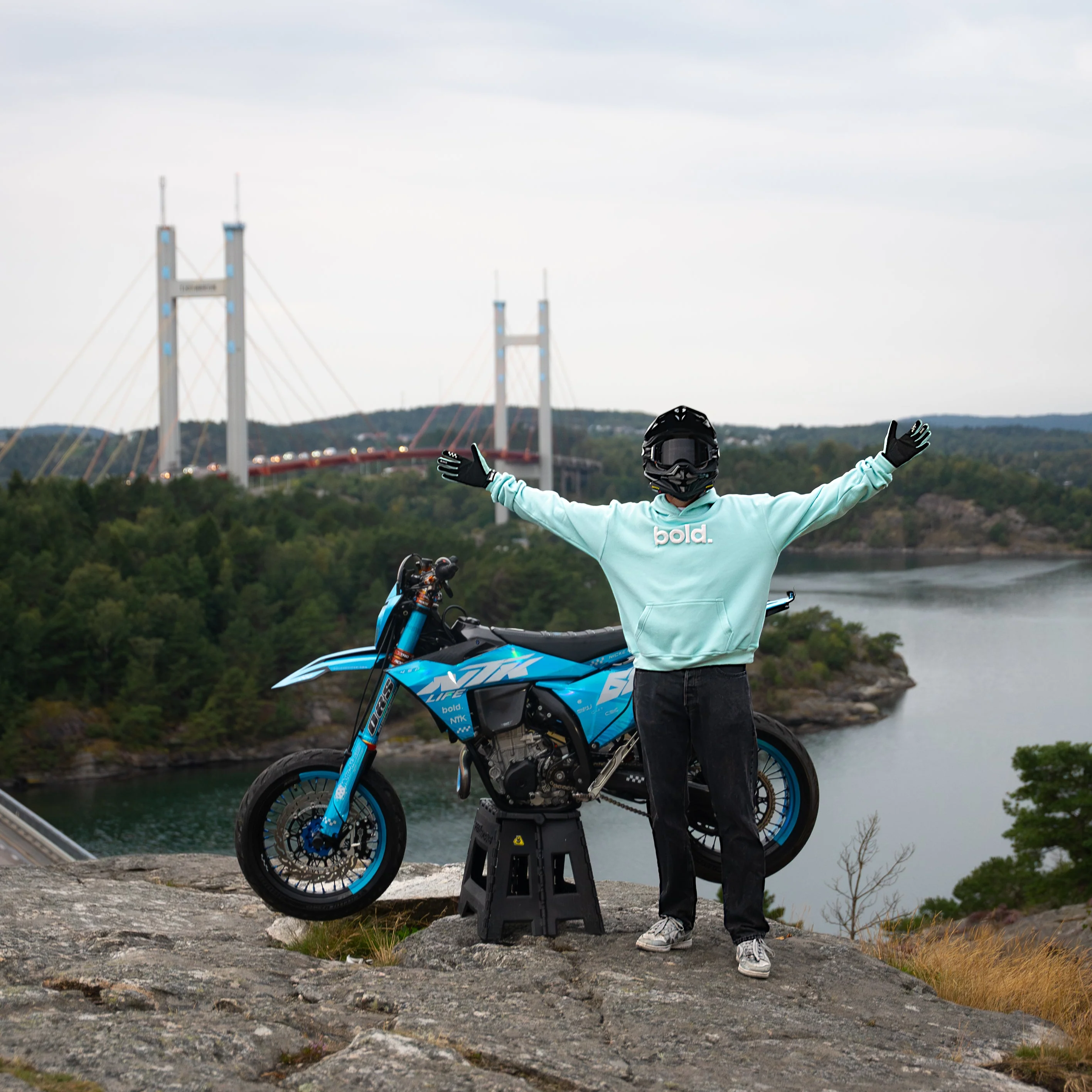 bold. Aqua Hoodie (oversize fit) - Image 4