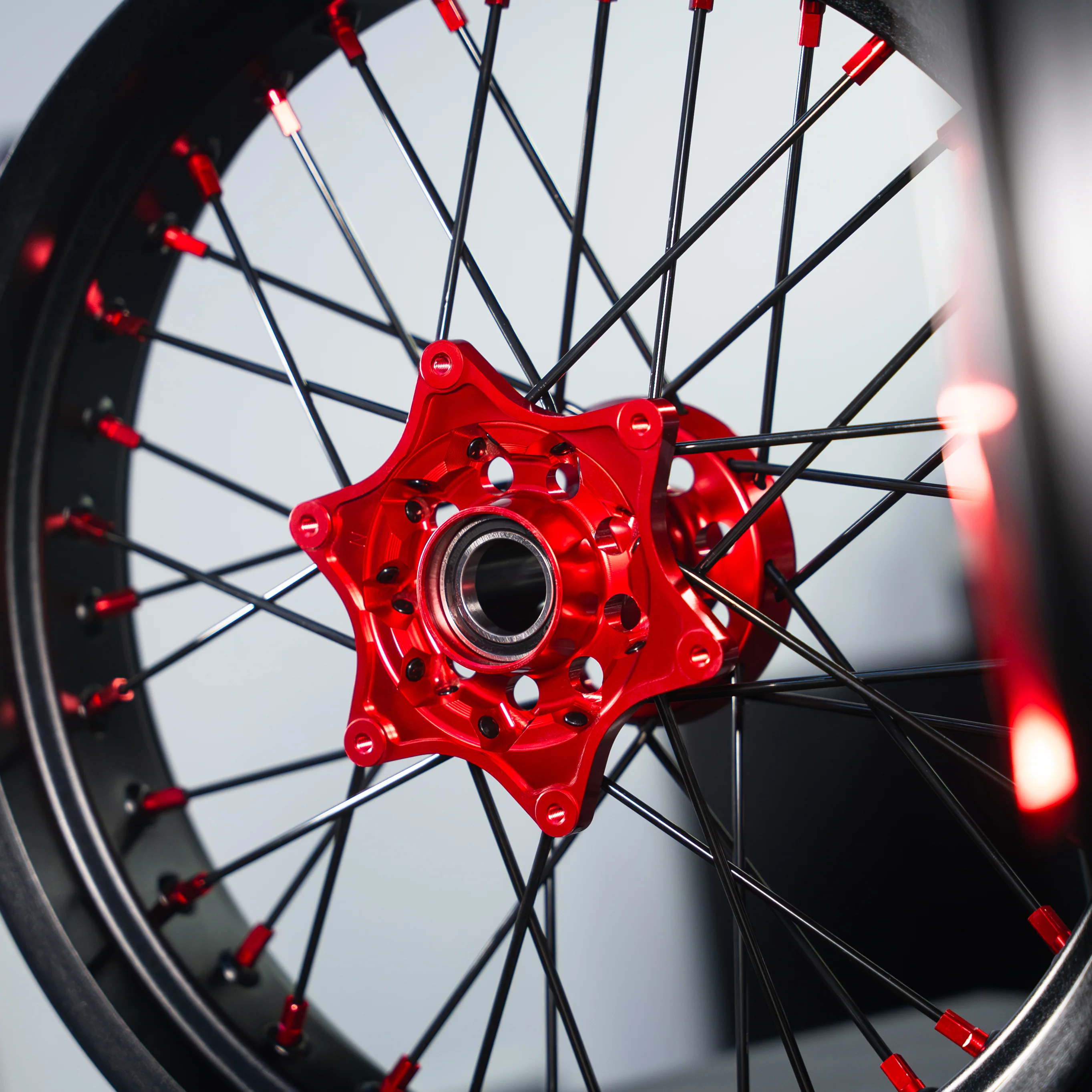 bold. Black/Red - Supermoto Wheelset - Image 3