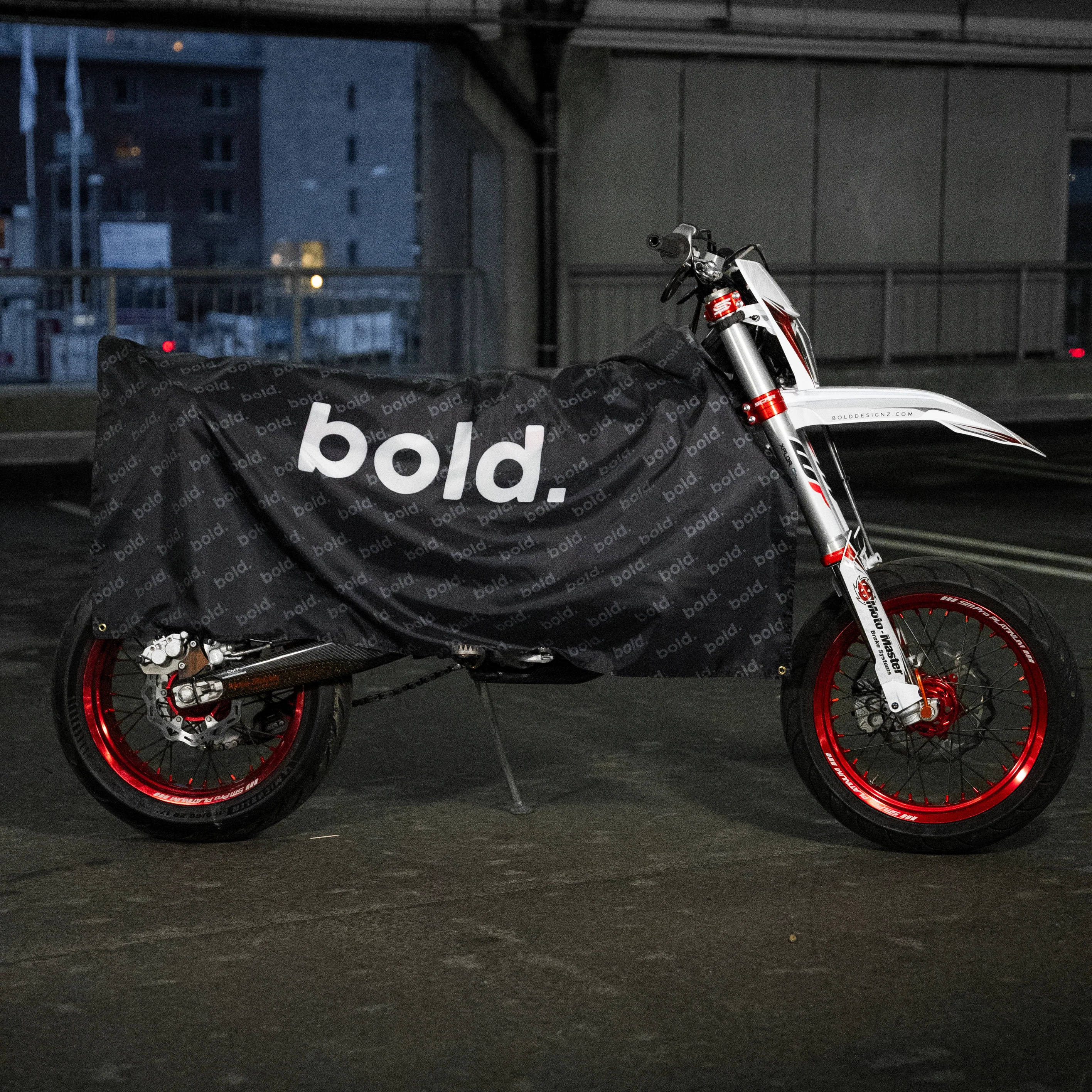 bold. Flag - Image 2