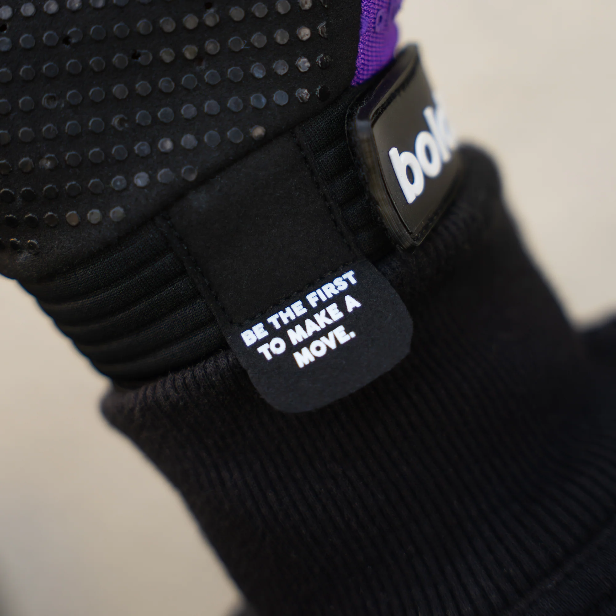bold. Purple SWIFT MX GLOVES - Image 7