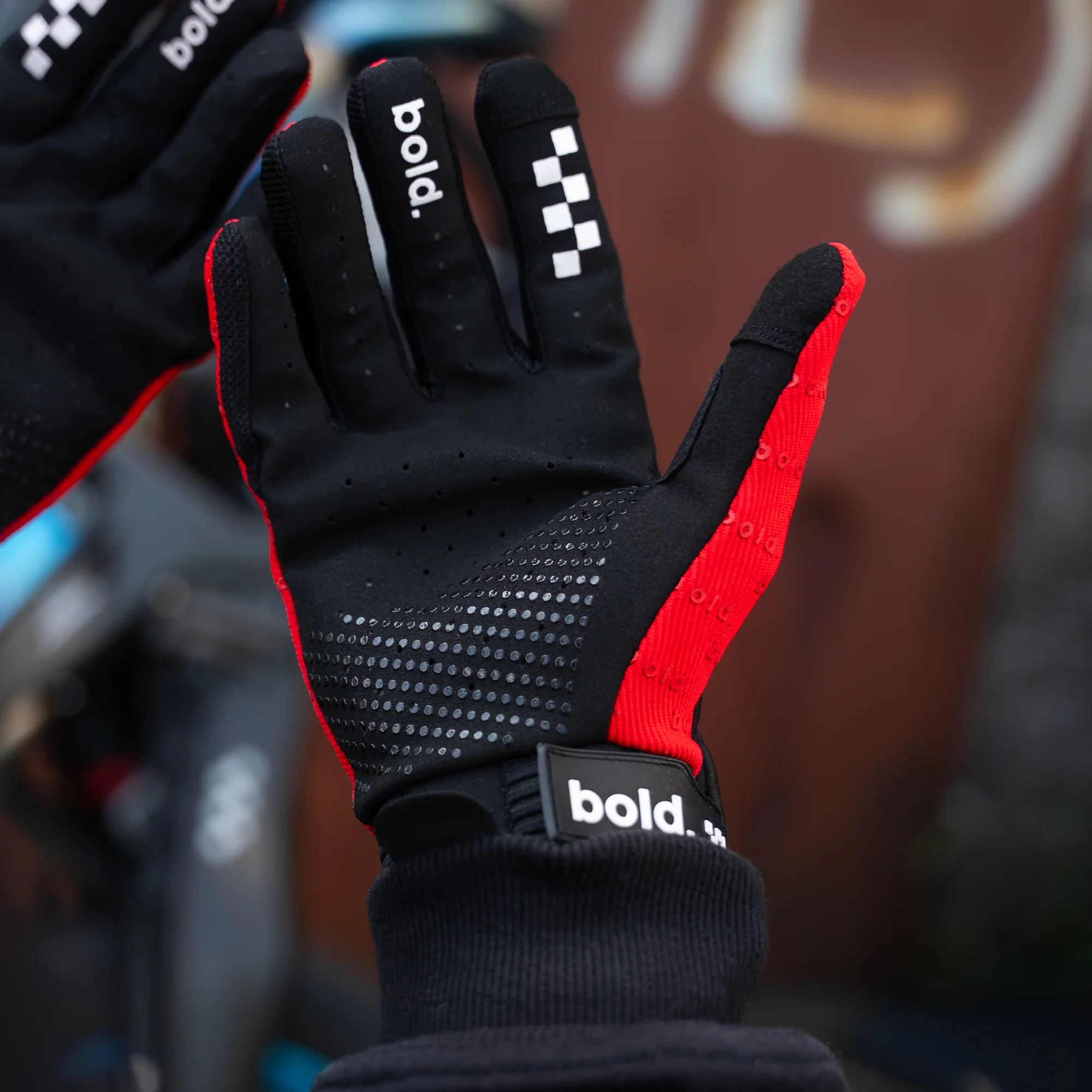bold. Red SWIFT MX GLOVES - Image 4