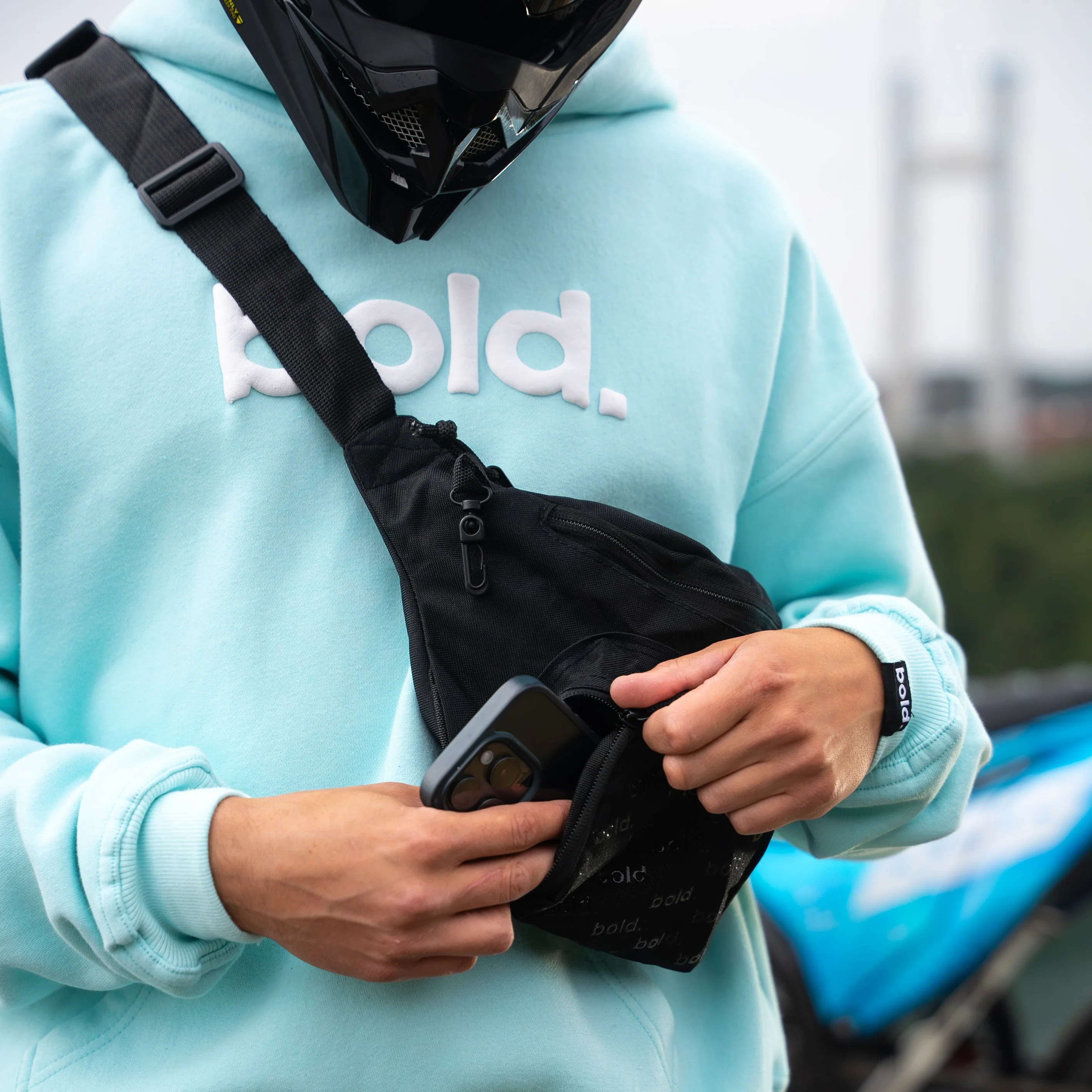 bold. Axis Side Bag (Media Pack) - Image 3