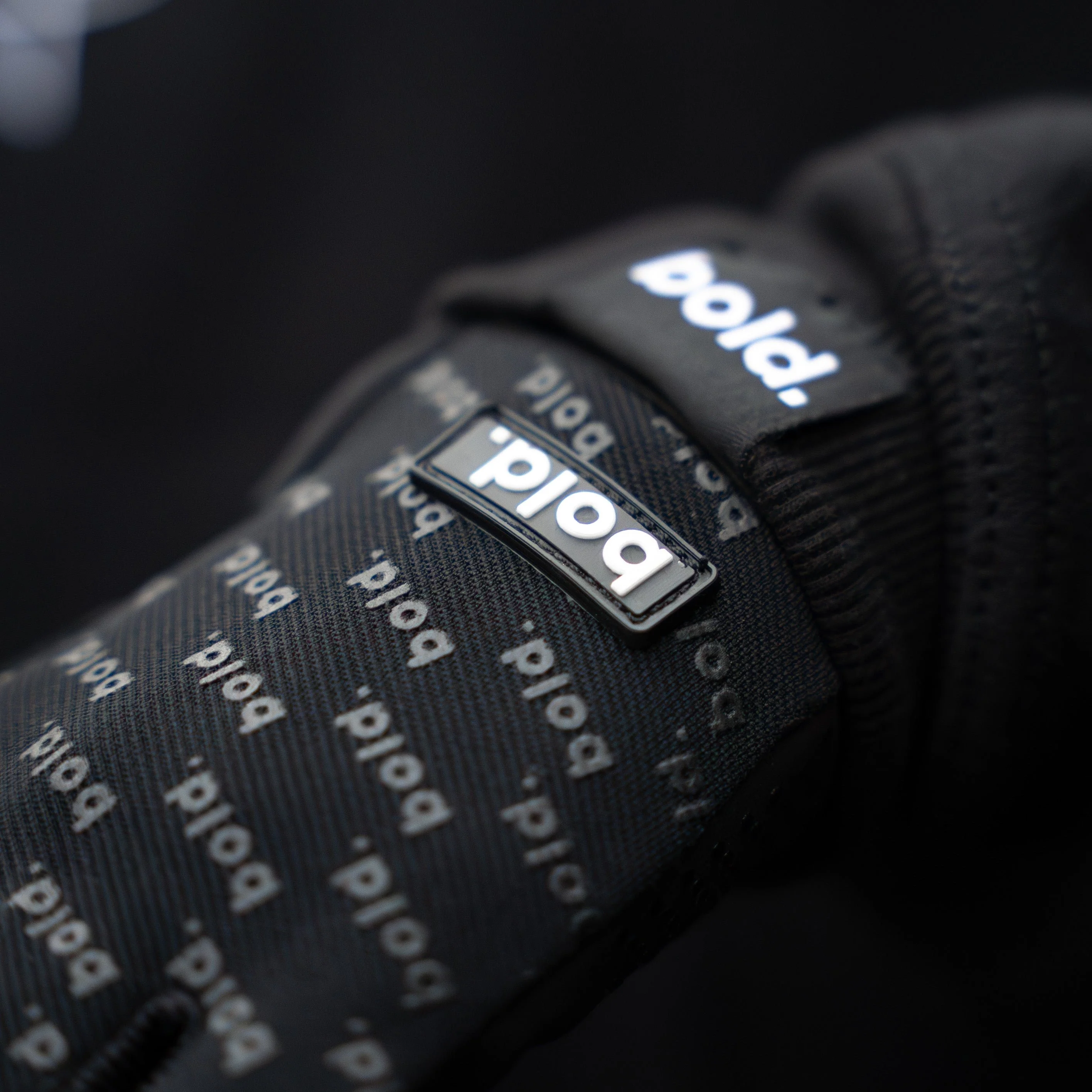 bold. SWIFT MX GLOVES - Black Edition - Image 8