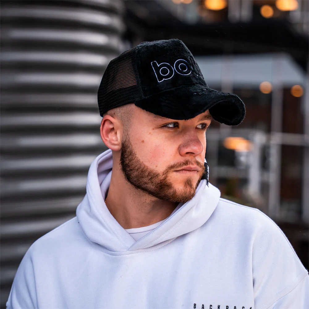 bold. Trucker Cap Black - Image 4
