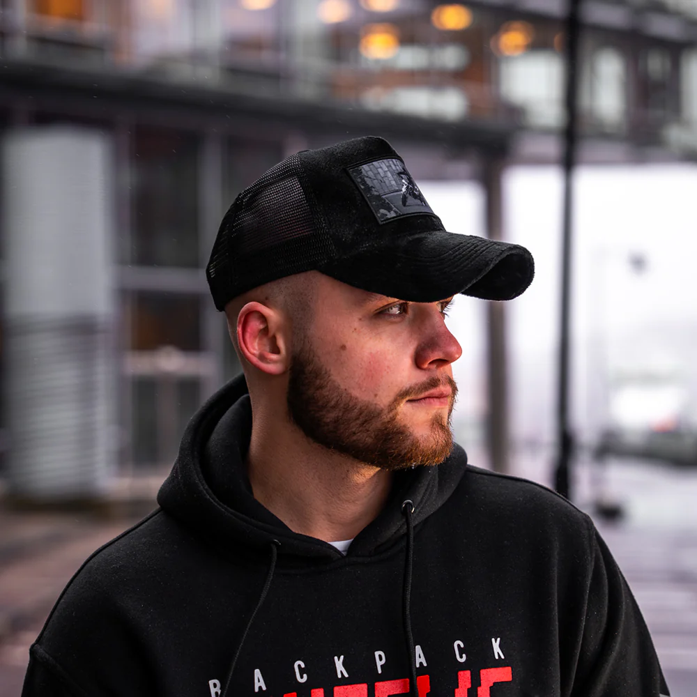 bold. Trucker Cap Huskykid - Image 4