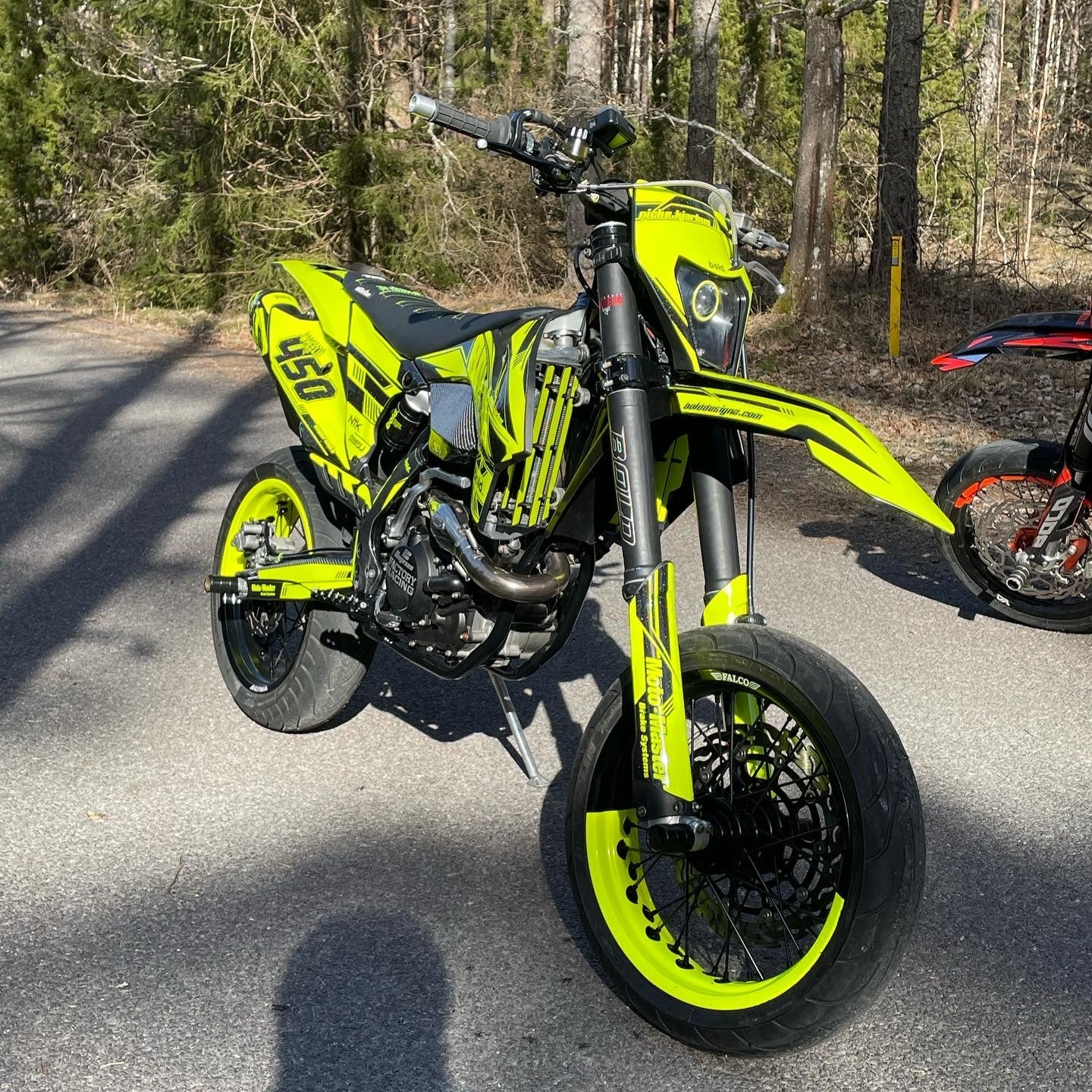 50/50 Supermoto Wheel Graphics - 2 Color Wheel Wrap - Image 4