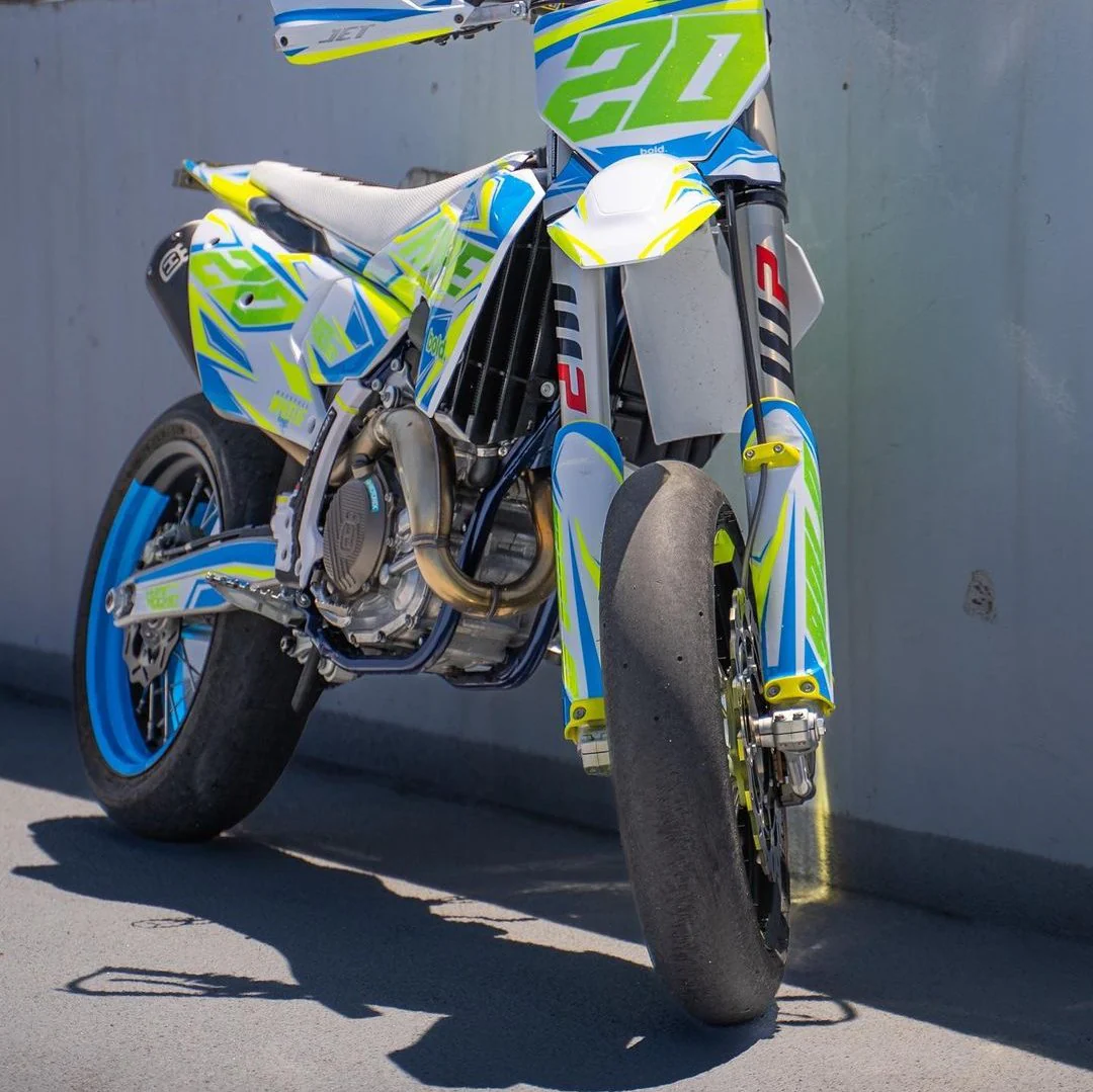 Spokeless 50/50 Supermoto Wheel Graphics - 2 Color Wheel Wrap - Image 3